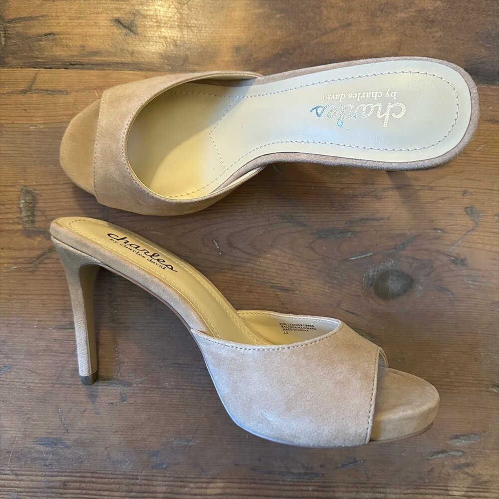 Charles David Nude Suede Slides 7M 3 3/4" Heel NWOT - Picture 3 of 4